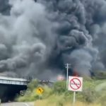 ¡Arde tráiler con dos autotanques en la Guadalajara-Colima!