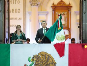 Armenta incluye a heroínas y madres buscadoras en el Grito de Independencia en Puebla