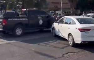 Balacera durante asalto a cuentahabiente en Plaza Solé; reportan un lesionado y un detenido